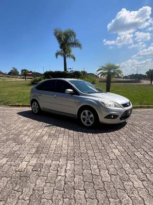 FORD FOCUS 2.0 GHIA 16V FLEX 4P AUTOMÁTICO FORD FOCUS 2.0 GHIA 16V FLEX 4P AUTOMÁTICO